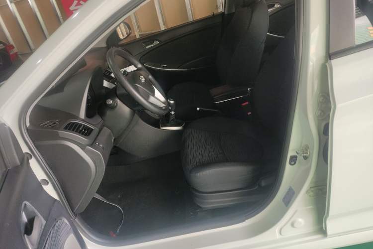 Used Hyundai Verna Ray 2014 1.4L Manual GLX Left Front Seat
