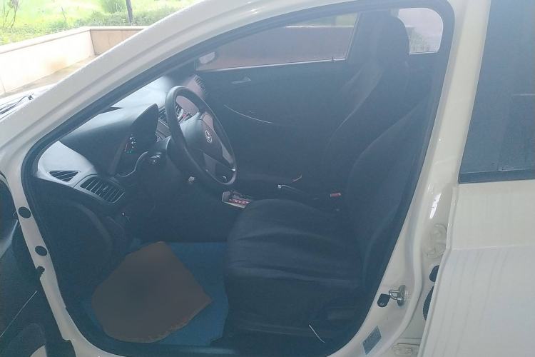 Used Hyundai Verna Ray 2014 1.4L Automatic GLX Left Front Seat