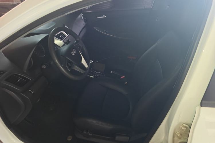 Used Hyundai Verna Ray 2014 1.6L Automatic TOP Left Front Seat