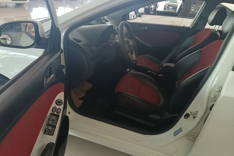 Used Hyundai Verna Ray 2014 1.4L Automatic GLX Left Front Seat