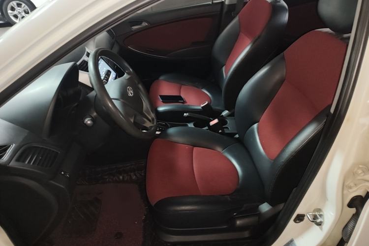 Used Hyundai Verna Ray 2014 1.4L Automatic GLX Left Front Seat