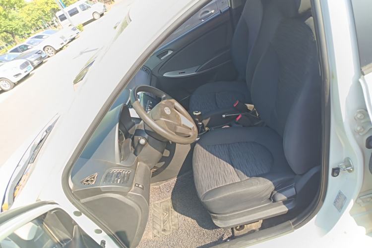 Used Hyundai Verna Ray 2014 1.4L Manual GLX Left Front Seat