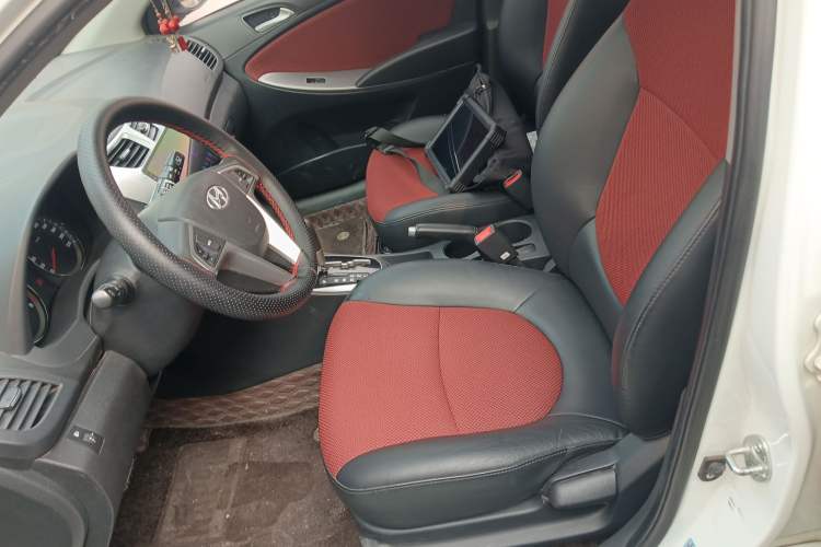 Used Hyundai Verna Ray 2014 1.4L Automatic GLX Left Front Seat