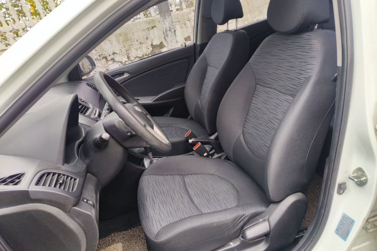 Used Hyundai Verna Ray 2014 1.4L Automatic GLX Left Front Seat