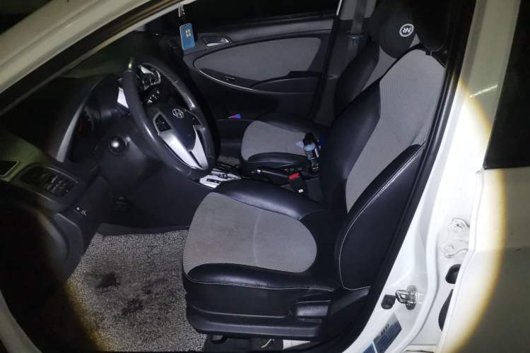 Used Hyundai Verna Ray 2014 1.4L Automatic GLX Left Front Seat