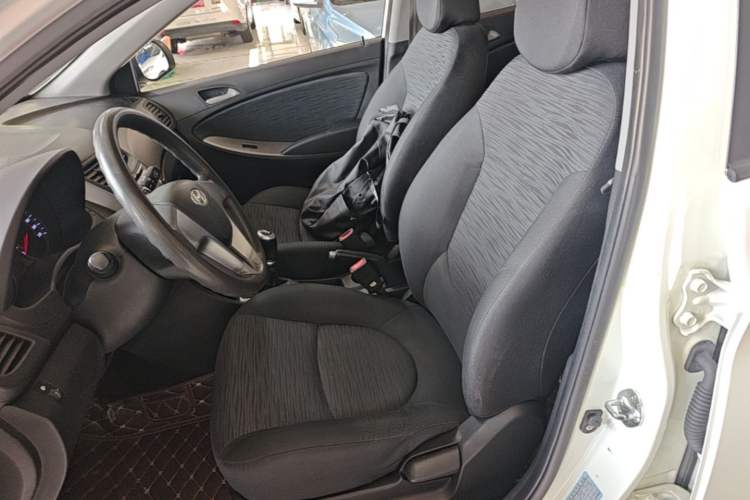 Used Hyundai Verna Ray 2014 1.4L Manual GLX Left Front Seat