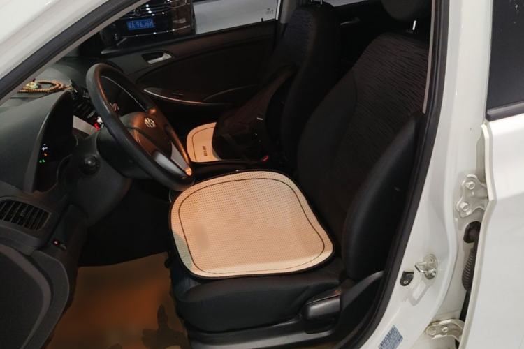 Used Hyundai Verna Ray 2014 1.4L Automatic GLX Left Front Seat