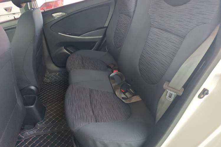 Used Hyundai Verna Ray 2014 1.4L Manual GLX Left Rear Seat