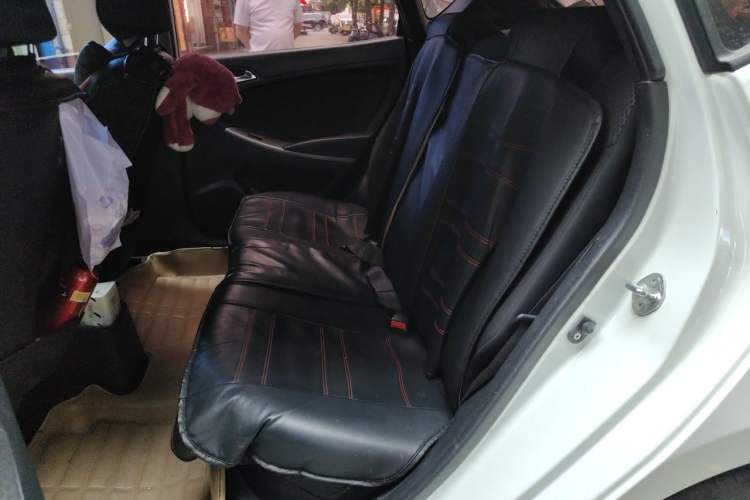 Used Hyundai Verna Ray 2014 1.6L Automatic TOP Left Rear Seat
