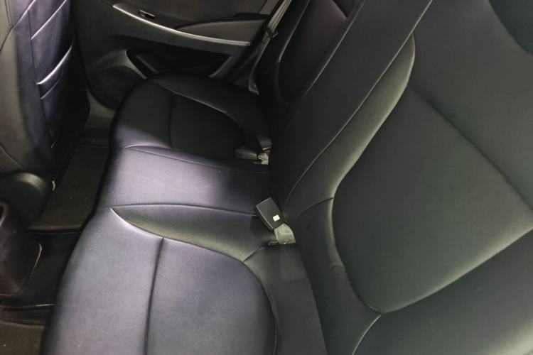 Used Hyundai Verna Ray 2014 1.6L Automatic TOP Left Rear Seat