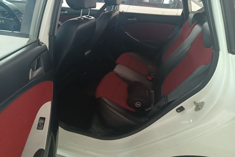 Used Hyundai Verna Ray 2014 1.4L Automatic GLX Left Rear Seat