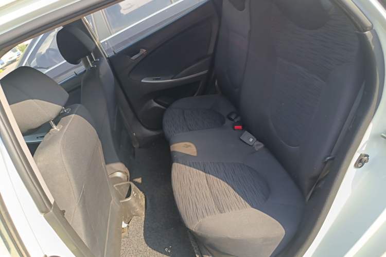 Used Hyundai Verna Ray 2014 1.4L Manual GLX Left Rear Seat