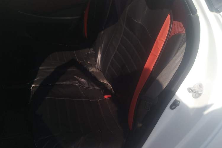 Used Hyundai Verna Ray 2014 1.6L Automatic TOP Left Rear Seat