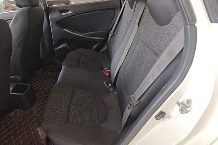 Used Hyundai Verna Ray 2014 1.4L Manual GLX Left Rear Seat