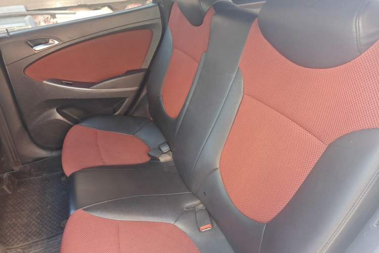 Used Hyundai Verna Ray 2014 1.6L Automatic TOP Left Rear Seat