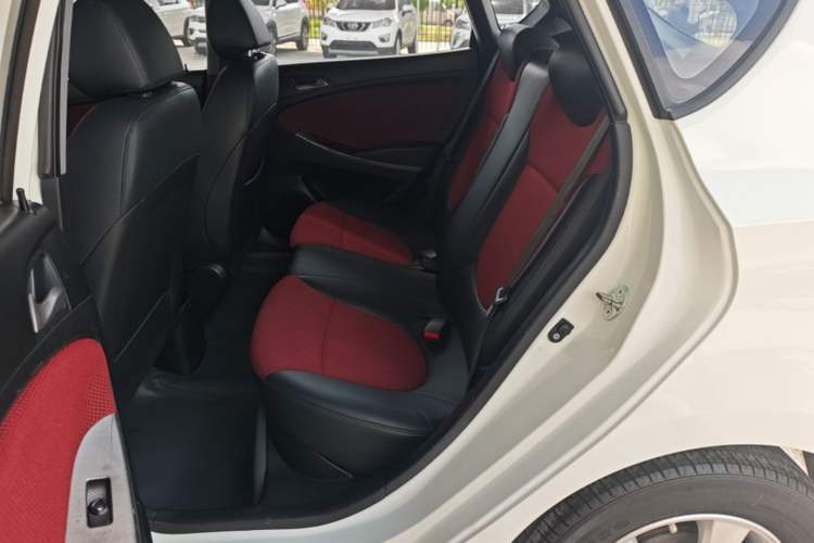 Used Hyundai Verna Ray 2014 1.4L Automatic GLX Left Rear Seat