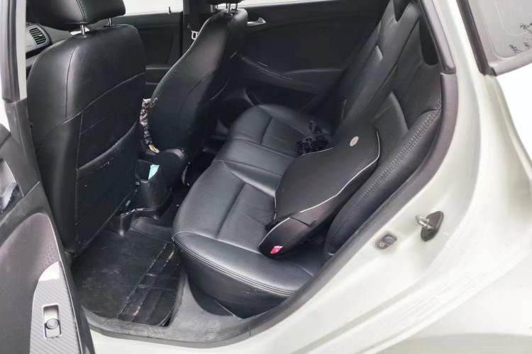 Used Hyundai Verna Ray 2014 1.6L Automatic TOP Left Rear Seat