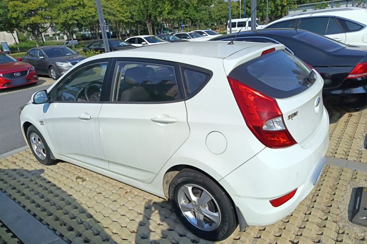 Used Hyundai Verna Ray 2014 1.4L Manual GLX Left Side
