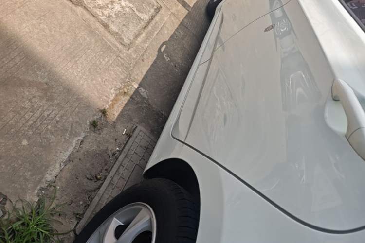 Used Hyundai Verna Ray 2014 1.4L Automatic GLX Left Side Sill