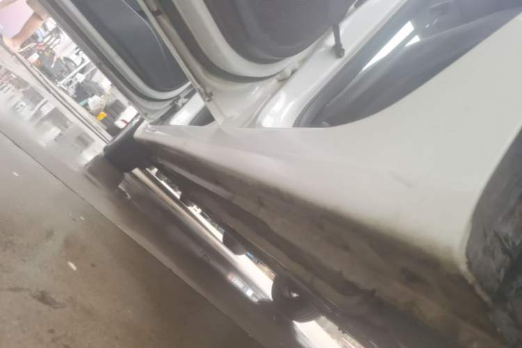 Used Hyundai Verna Ray 2014 1.4L Automatic GLX Left Side Sill