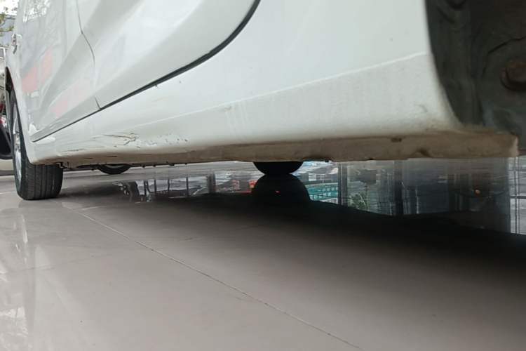 Used Hyundai Verna Ray 2014 1.4L Automatic GLX Left Side Sill