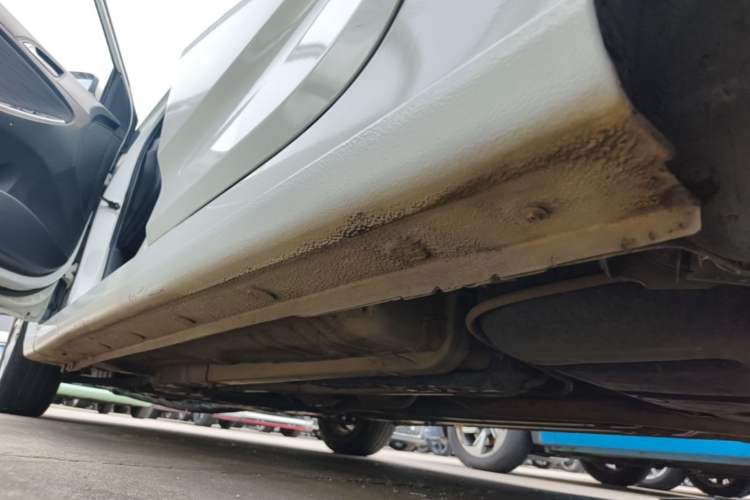 Used Hyundai Verna Ray 2014 1.4L Automatic GLX Left Side Sill
