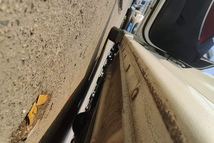 Used Hyundai Verna Ray 2014 1.4L Automatic GLX Left Side Sill