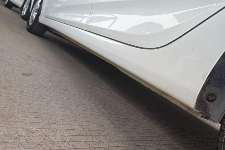 Used Hyundai Verna Ray 2014 1.4L Automatic GLX Left Side Sill