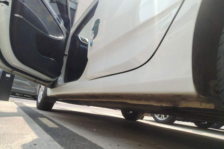 Used Hyundai Verna Ray 2014 1.4L Automatic GLX Left Side Sill