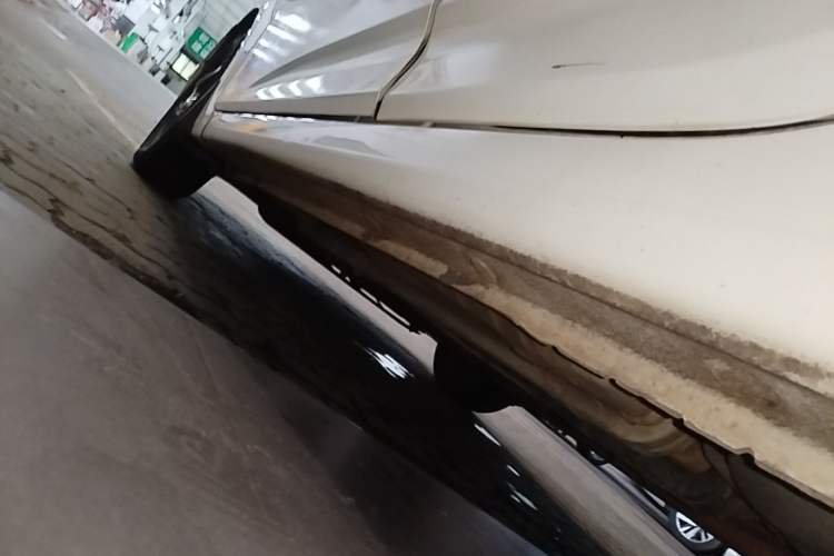 Used Hyundai Verna Ray 2014 1.4L Manual GLX Left Side Sill