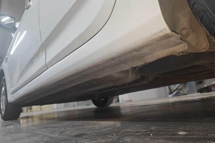 Used Hyundai Verna Ray 2014 1.4L Automatic GLX Left Side Sill