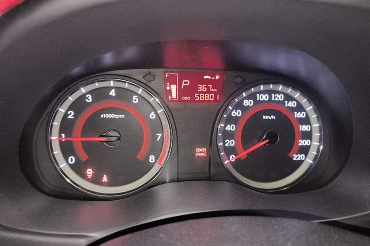 Used Hyundai Verna Ray 2014 1.6L Automatic TOP Odometer Close Up