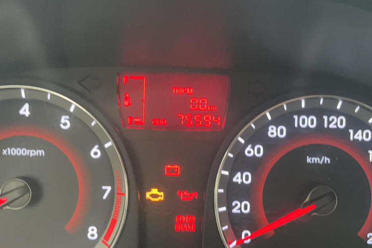 Used Hyundai Verna Ray 2014 1.4L Manual GLX Odometer Close Up