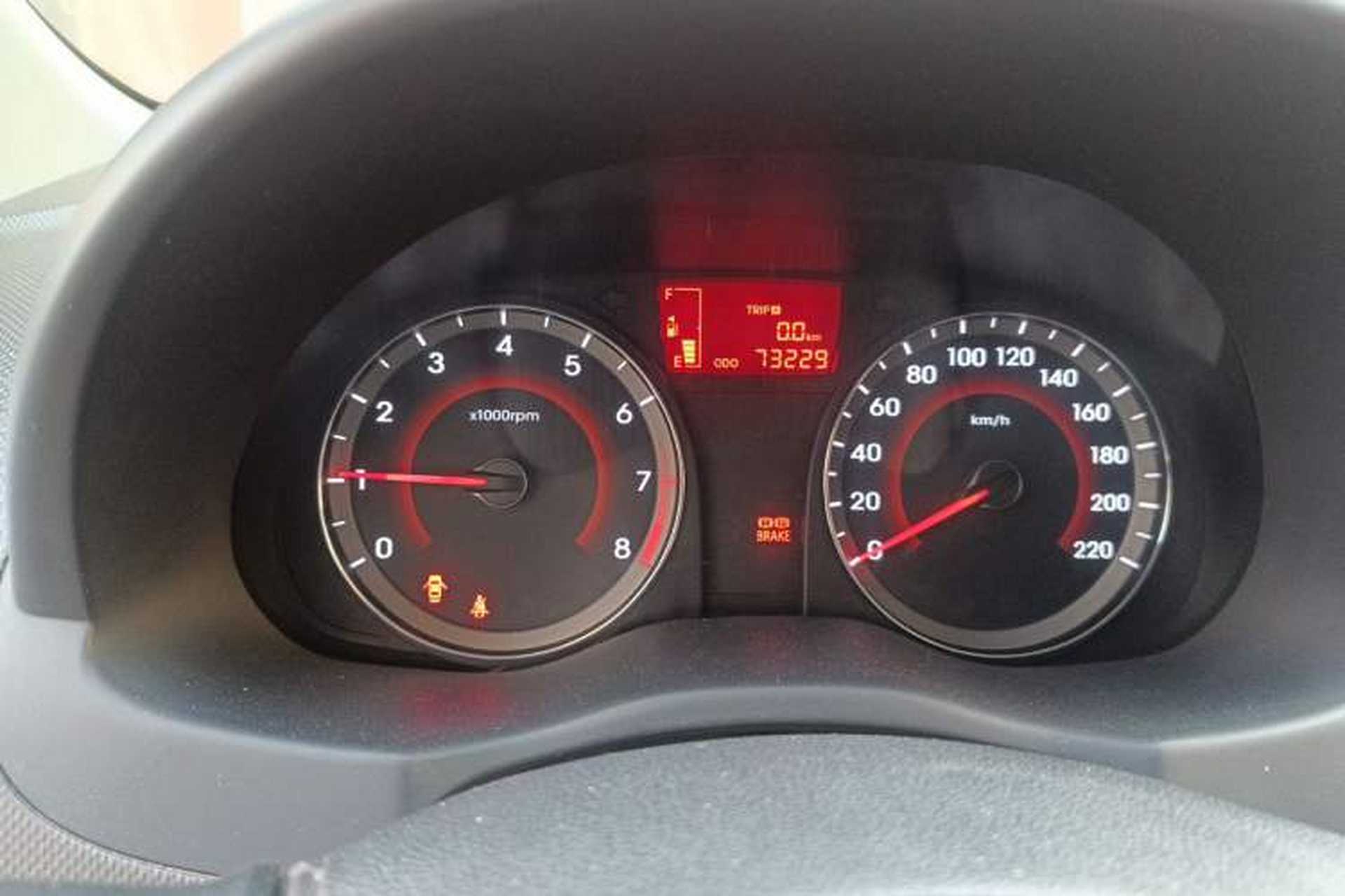 Used Hyundai Verna Ray 2014 1.4L Manual GLX Odometer Close Up