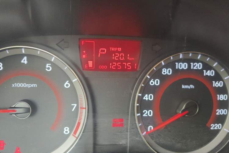 Used Hyundai Verna Ray 2014 1.4L Automatic GLX Odometer Close Up