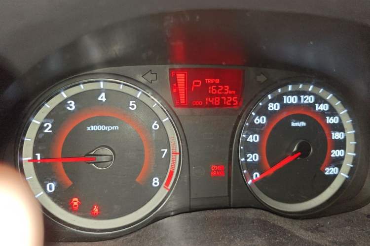 Used Hyundai Verna Ray 2014 1.4L Automatic GLX Odometer Close Up