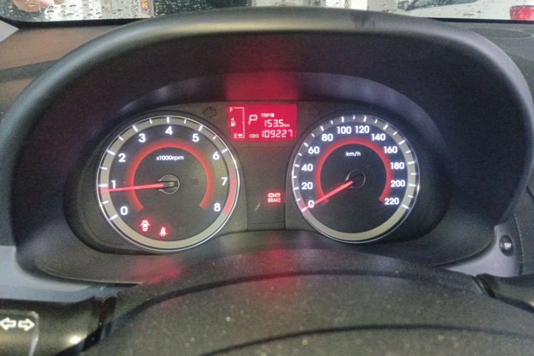 Used Hyundai Verna Ray 2014 1.4L Automatic TOP Odometer Close Up