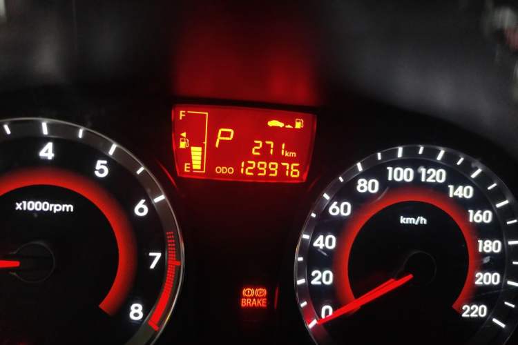 Used Hyundai Verna Ray 2014 1.6L Automatic TOP Odometer Close Up