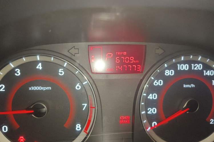 Used Hyundai Verna Ray 2014 1.4L Automatic GLX Odometer Close Up