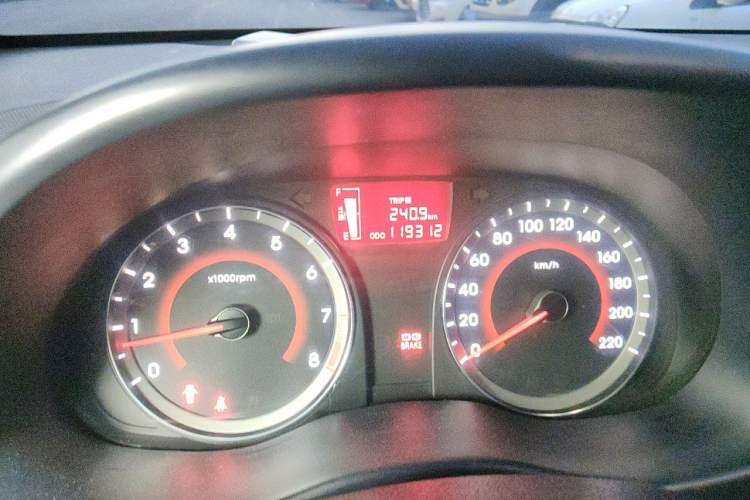 Used Hyundai Verna Ray 2014 1.4L Manual GLX Odometer Close Up