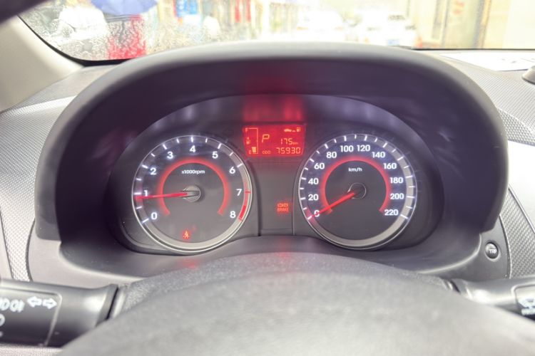 Used Hyundai Verna Ray 2014 1.4L Automatic GLX Odometer Close Up