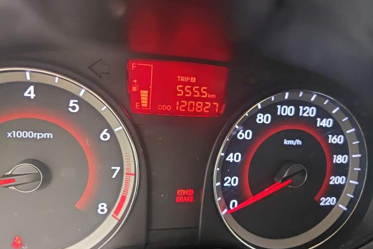 Used Hyundai Verna Ray 2014 1.4L Manual GLX Odometer Close Up