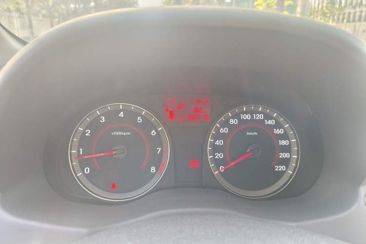 Used Hyundai Verna Ray 2014 1.4L Automatic GLX Odometer Close Up