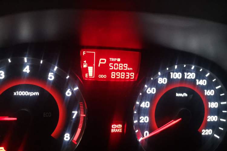 Used Hyundai Verna Ray 2014 1.4L Automatic GLX Odometer Close Up