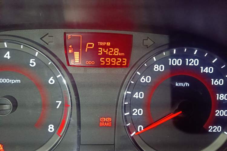 Used Hyundai Verna Ray 2014 1.4L Automatic GLX Odometer Close Up