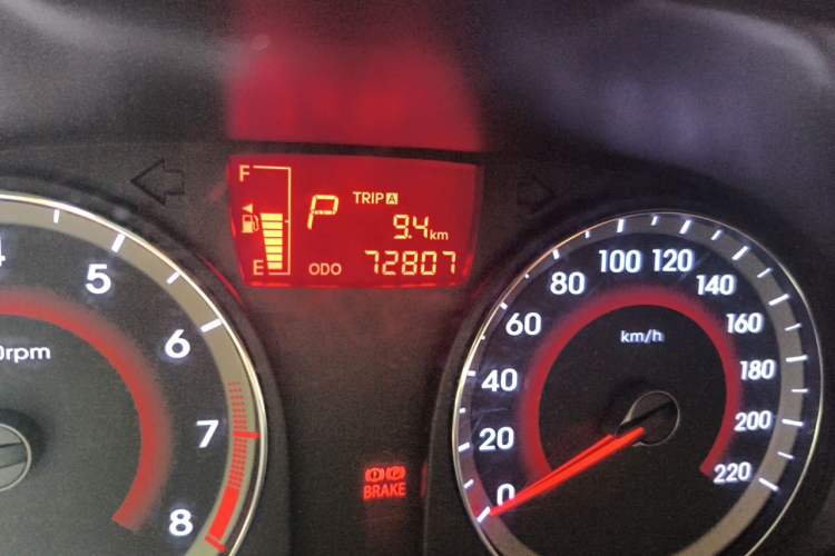 Used Hyundai Verna Ray 2014 1.4L Automatic GLX Odometer Close Up