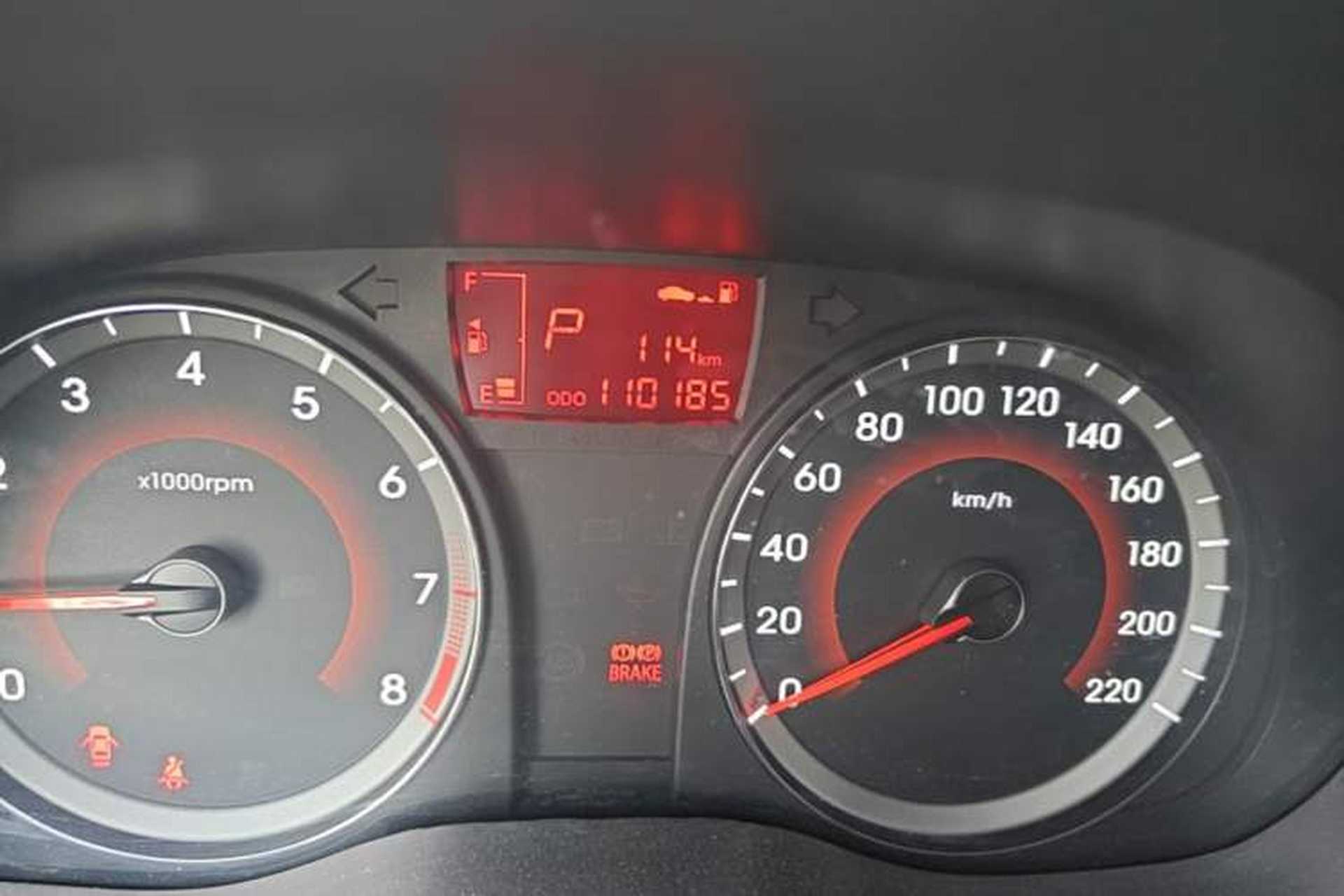 Used Hyundai Verna Ray 2014 1.4L Automatic GLX Odometer Close Up