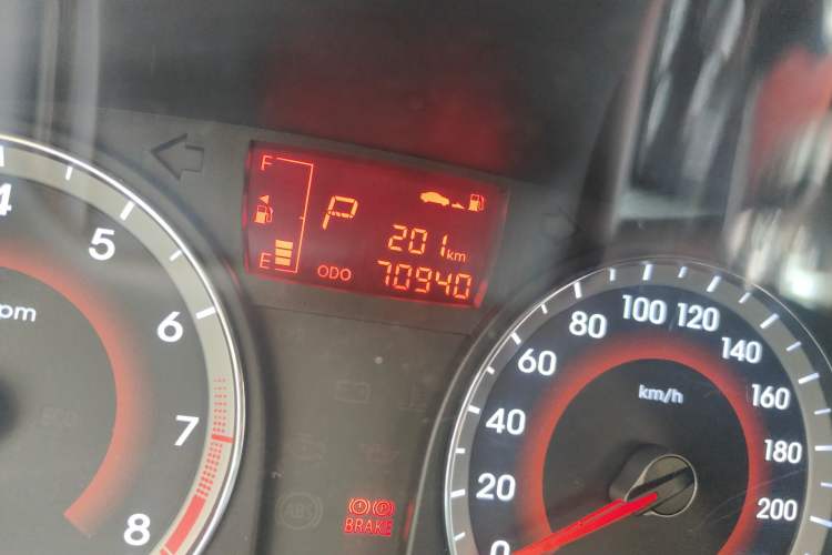 Used Hyundai Verna Ray 2014 1.6L Automatic TOP Odometer Close Up