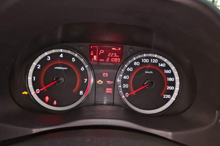Used Hyundai Verna Ray 2014 1.4L Automatic GLX Odometer Close Up