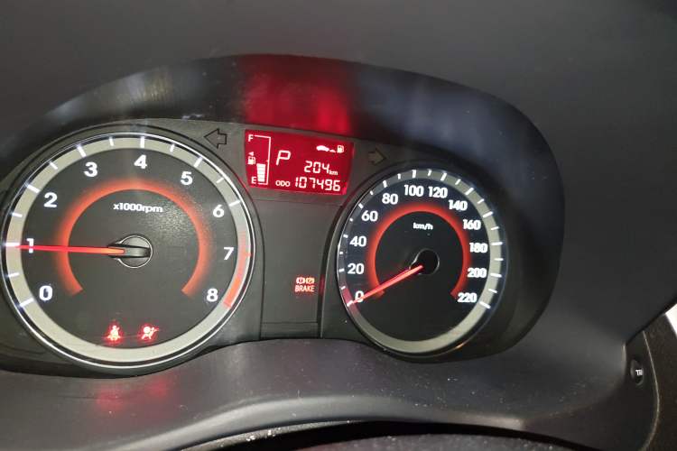 Used Hyundai Verna Ray 2014 1.4L Automatic GLX Odometer Close Up